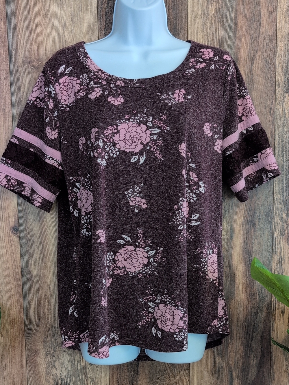 Maurices 24/7 Floral Short Sleeve Knit Lace Sleeve Detail Top L 593A - Picture 1 of 6